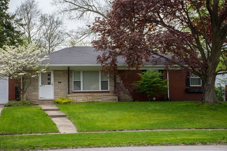 No fuss/low maintenance exterior.