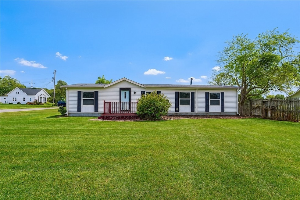 1308 N 10th St, Mattoon, IL 61938 - photo 1