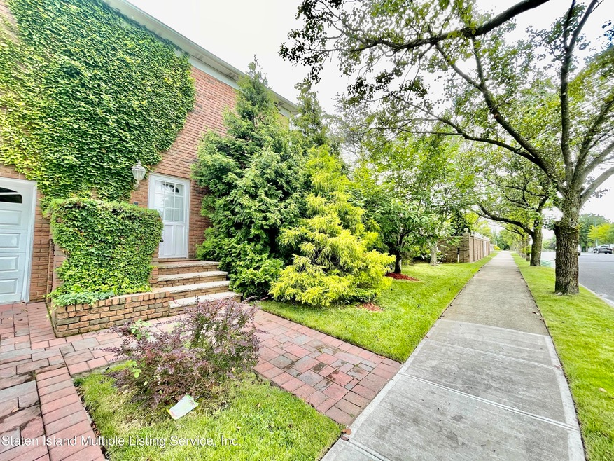 16 W Castor Place, Staten Island, NY 10312 - photo 1