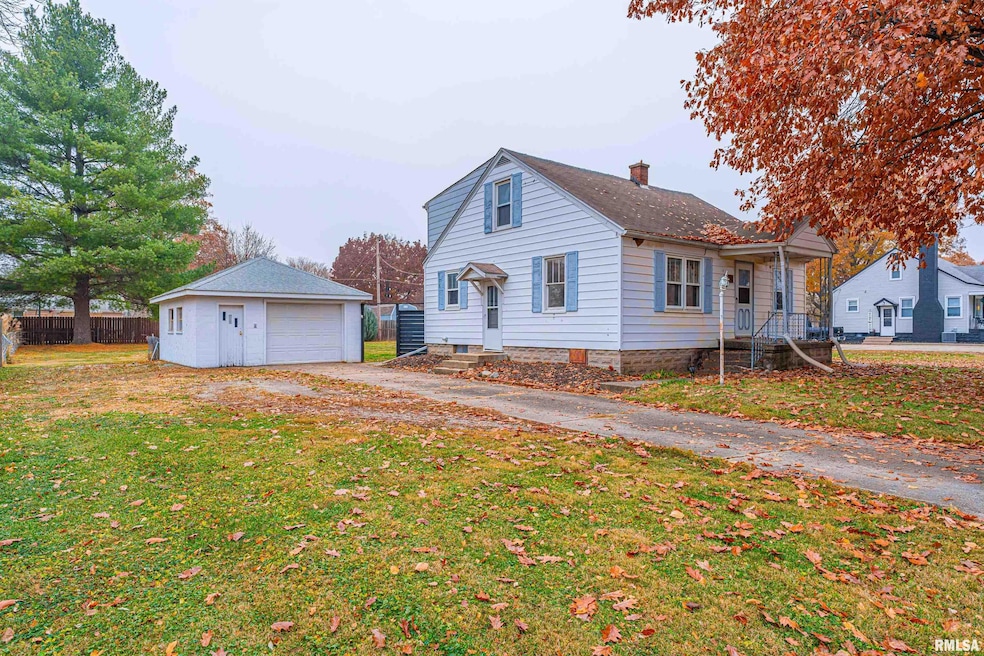 1431 N Ottawa St, Lincoln, IL 62656 - photo 1