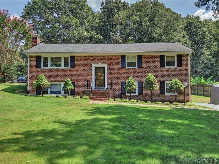 10401 Hollyberry Dr, North Chesterfield, VA 23237 - photo 1