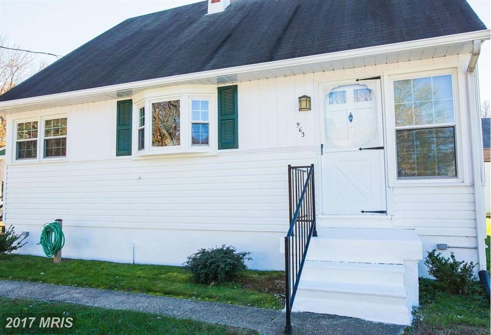 963 Lance Ave, Essex, MD 21221 - photo 1