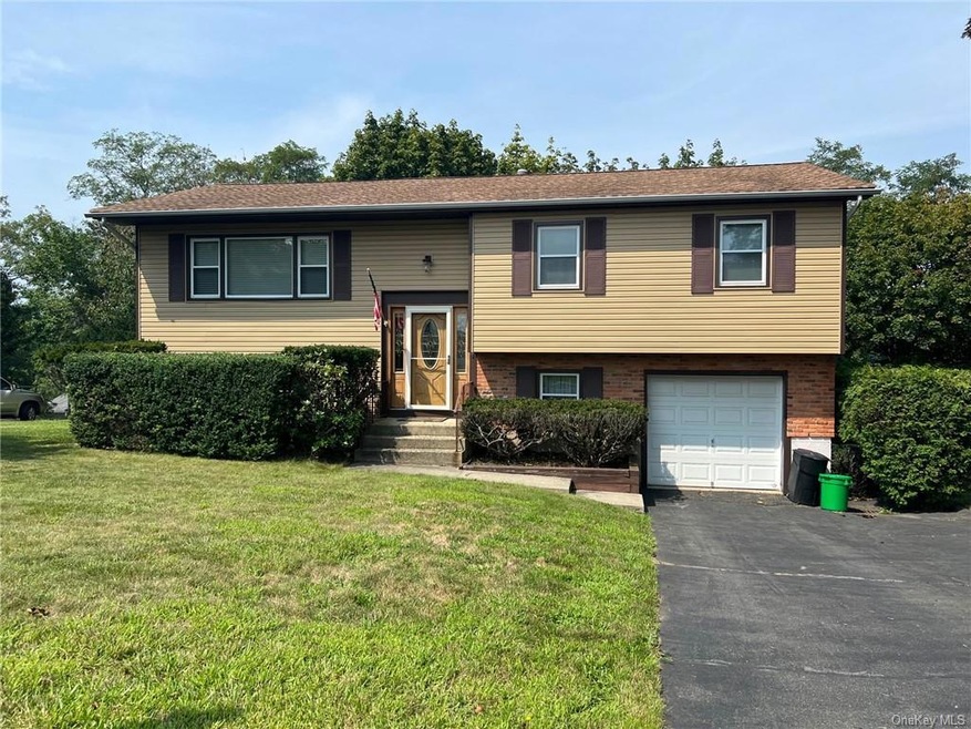 14 Skyline Dr, Thiells, NY 10984 - photo 1