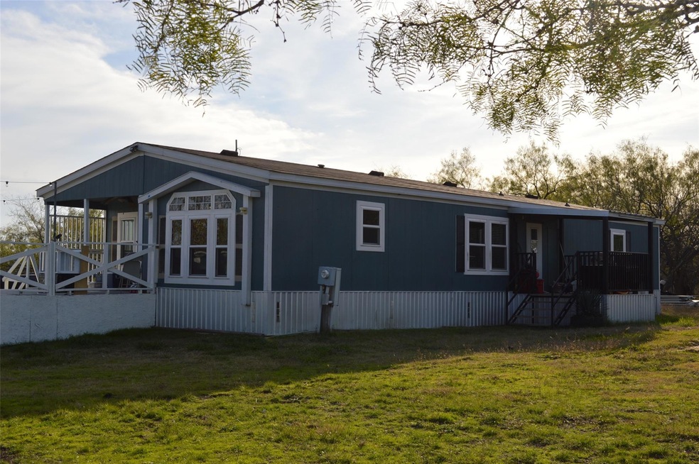 252 Barker Rd, Ennis, TX 75119 - photo 1