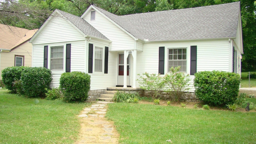 1109 Belmont Ave, Shelbyville, TN 37160 - photo 1