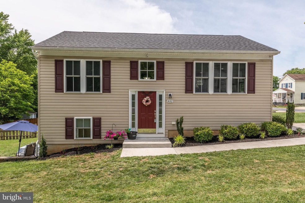 832 Brunswick St, Brunswick, MD 21716 - photo 1