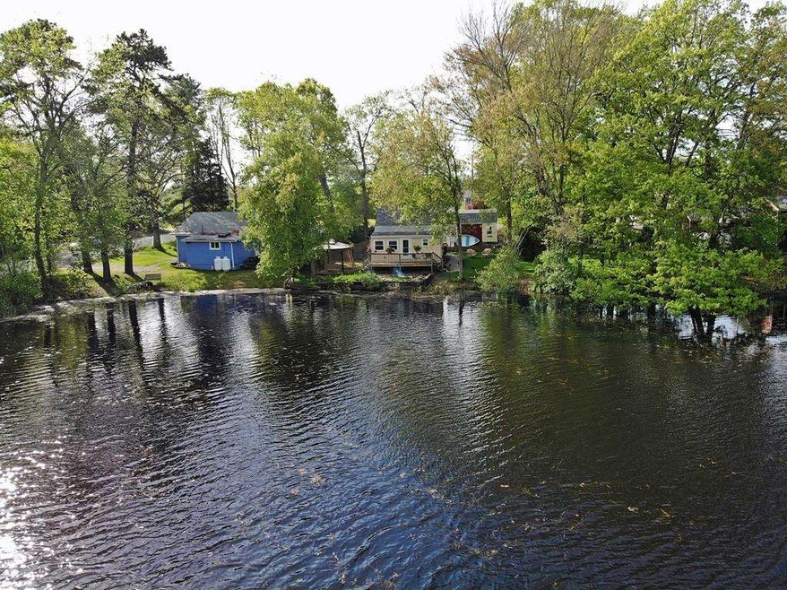 43 Brown Ave, Mansfield, MA 02048 - photo 1