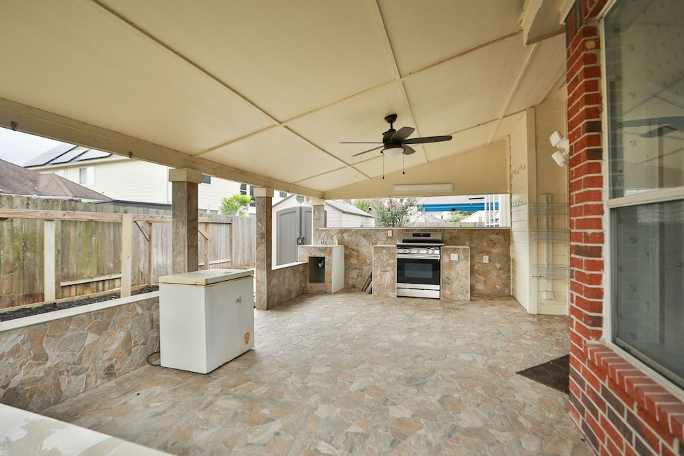 20907 Divellec Ln, Spring, TX 77388 - photo 1