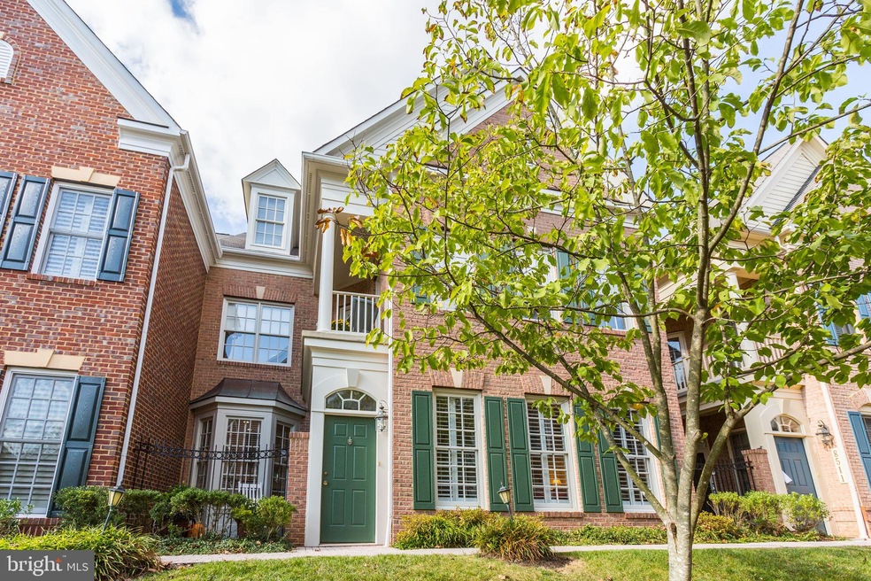 8513 Gavin Manor Ct unit 8, Chevy Chase, MD 20815 - photo 1