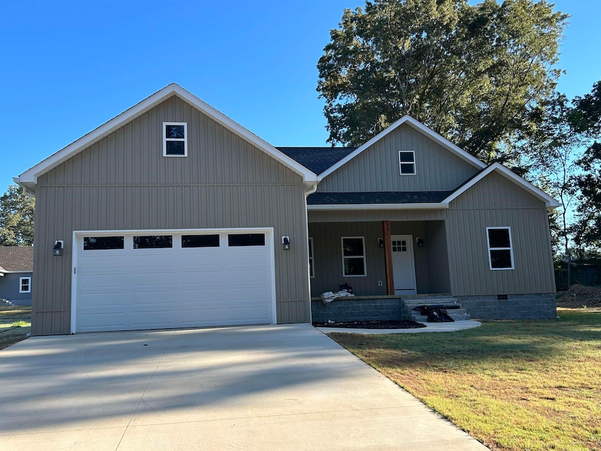 190 Chariot Ln, Savannah, TN 38372 - photo 1