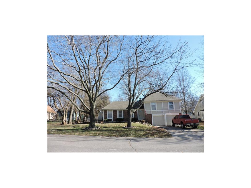 8903 Widmer Rd, Lenexa, KS 66215 - photo 1