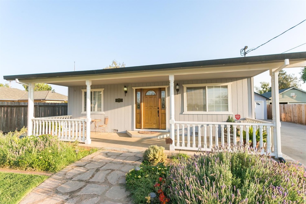 5712 E Jahant Rd, Galt, CA 95632 - photo 1