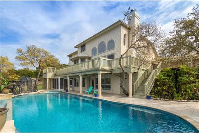 Beautiful outdoor space. 48 ft negative edge pool 