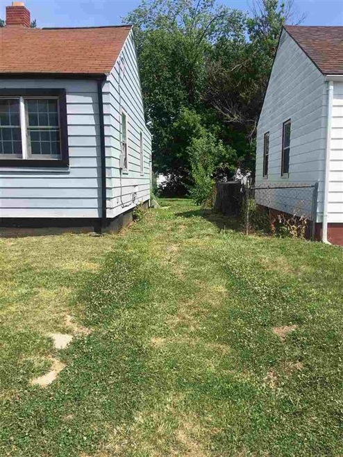 3518 Larchmont St, Flint, MI 48503 - photo 1