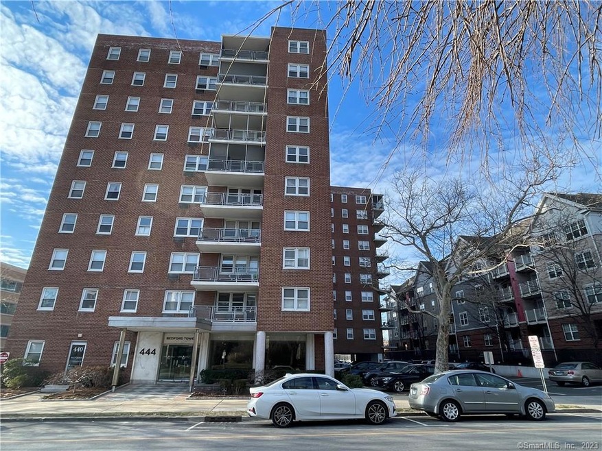 Bedford Towers Condominium unit 3D, Stamford, CT 06901 - photo 1