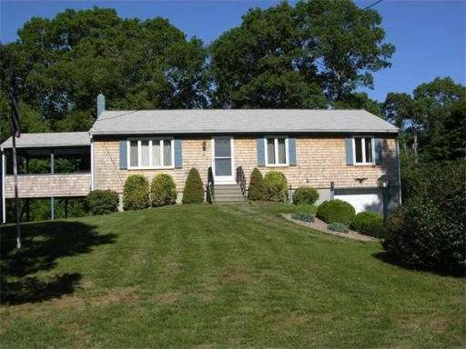 4 Farnum Rd, Buzzards Bay, MA 02532 - photo 1