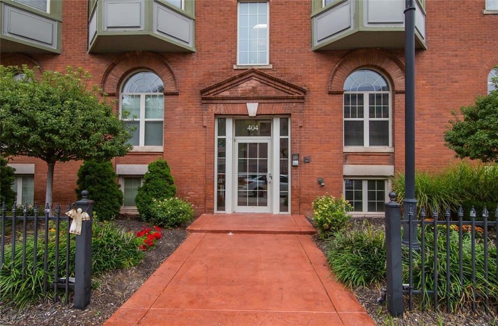 404 E New York St unit 206, Indianapolis, IN 46202 - photo 1