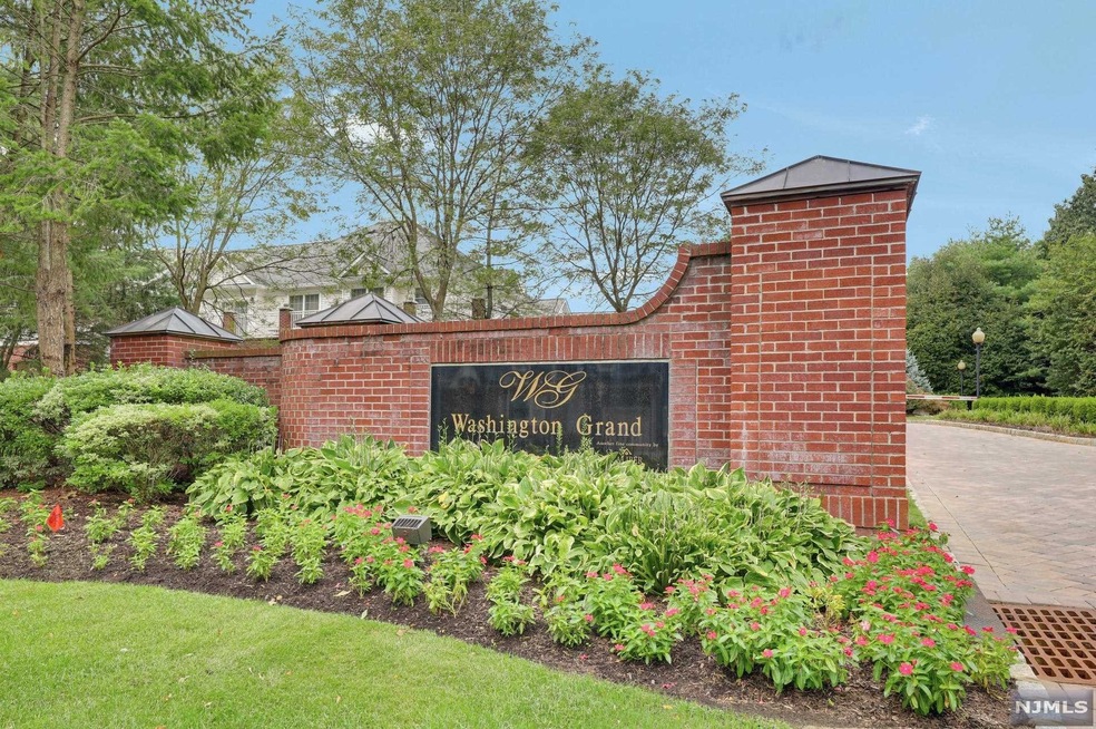 80 Ridgewood Rd unit 109, Township of Washington, NJ 07676 - photo 1