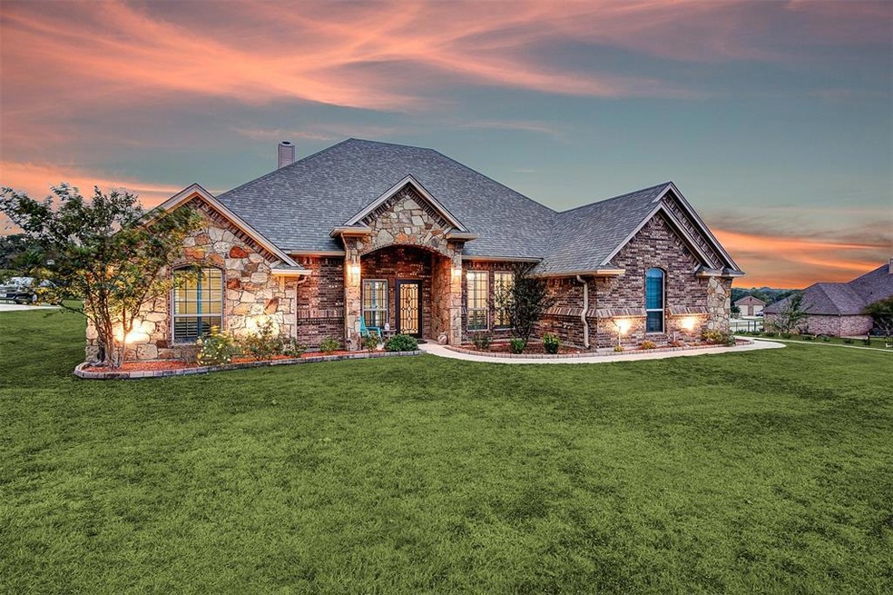 138 Ellis Spring Dr, Weatherford, TX 76085 - photo 1