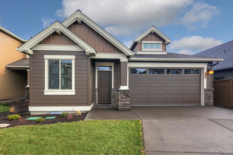 20892 Gateway Dr, Bend, OR 97702 - photo 1