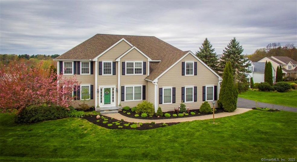 Front View of 180 Pheasant Way, South Windsor.