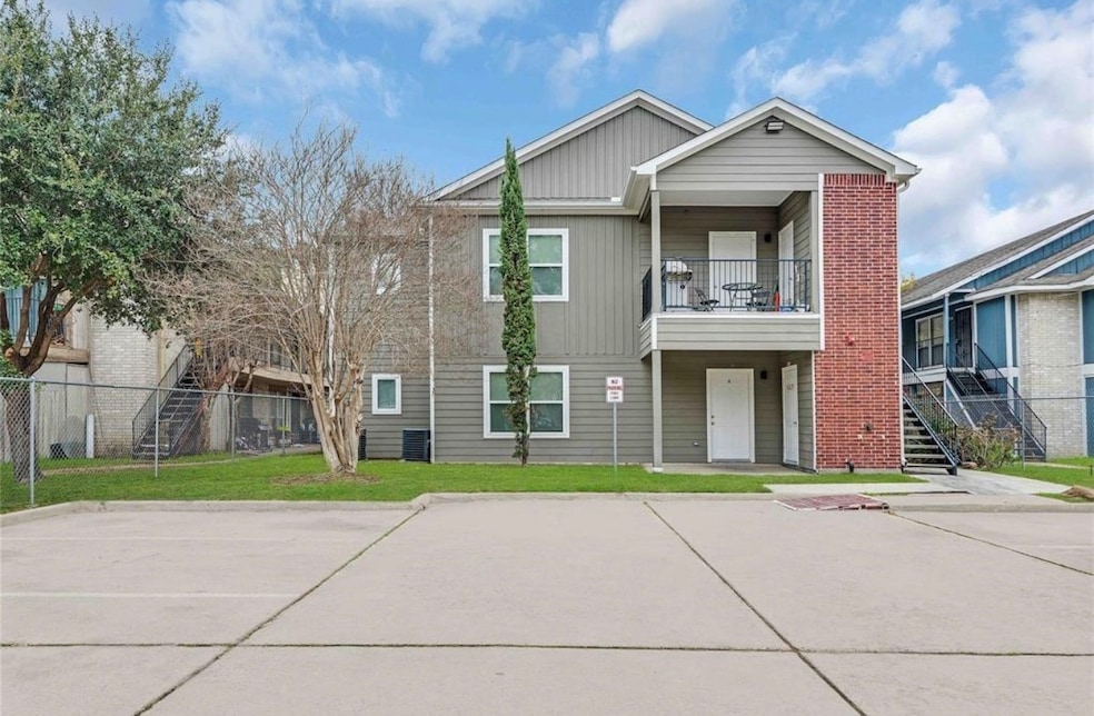 For Rent $1,300/month