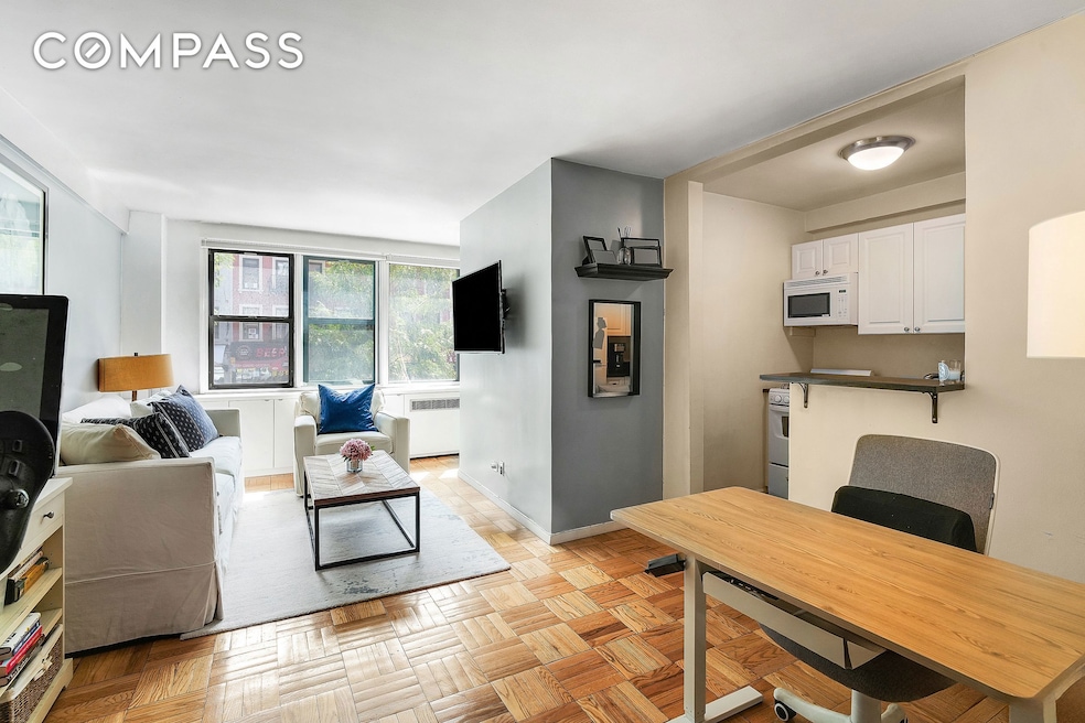241 E 76th St unit 2G, New York, NY 10021 - photo 1