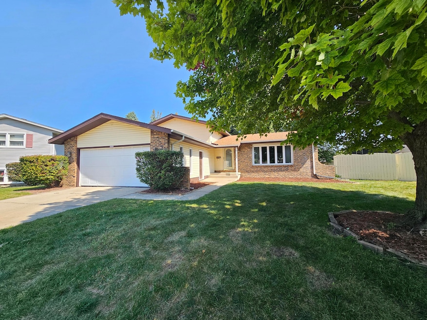 9123 Crestwood Ct, Munster, IN 46321 - photo 1