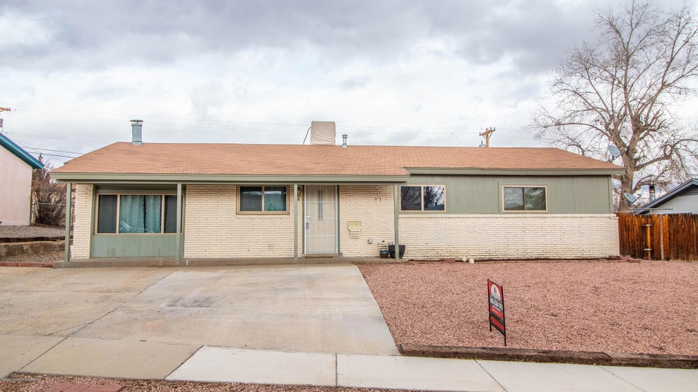 3902 Knollcrest Dr, Farmington, NM 87402 - photo 1