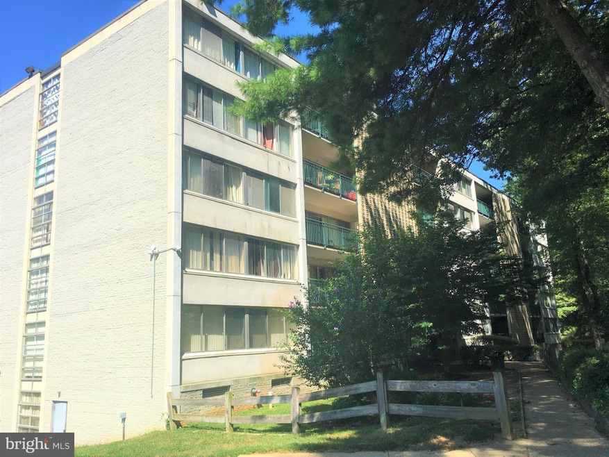 1804 Metzerott Rd unit 508, Adelphi, MD 20783 - photo 1