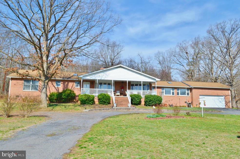 77 Sunflower Ln, Strasburg, VA 22657 - photo 1