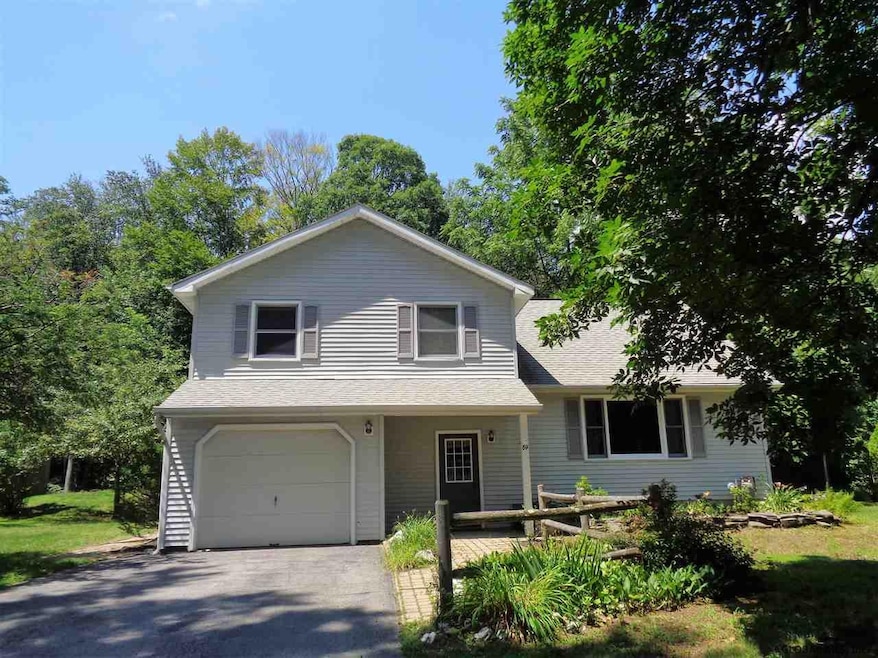 89 Wineberry Ln, Ballston Spa, NY 12020 - photo 1