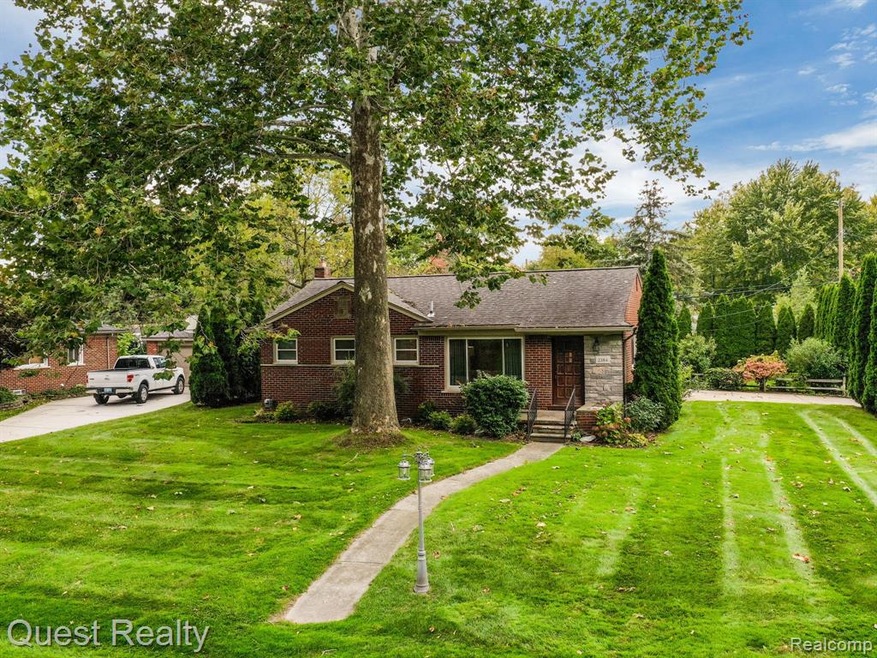 2384 St Joseph St West-019-019-2384 Saint Joseph S