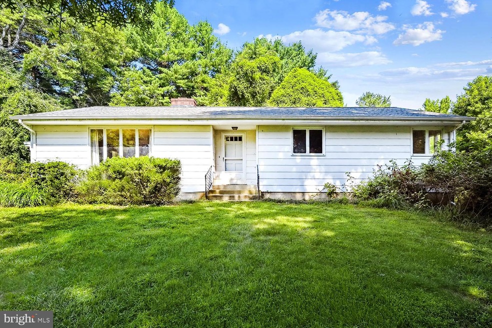 708 Pinewood Dr, Annapolis, MD 21401 - photo 1