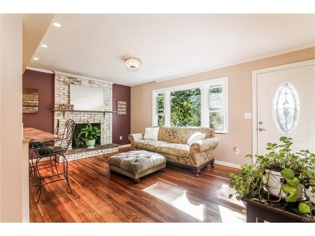 470 Winnepoge Dr, Fairfield, CT 06825 - photo 1