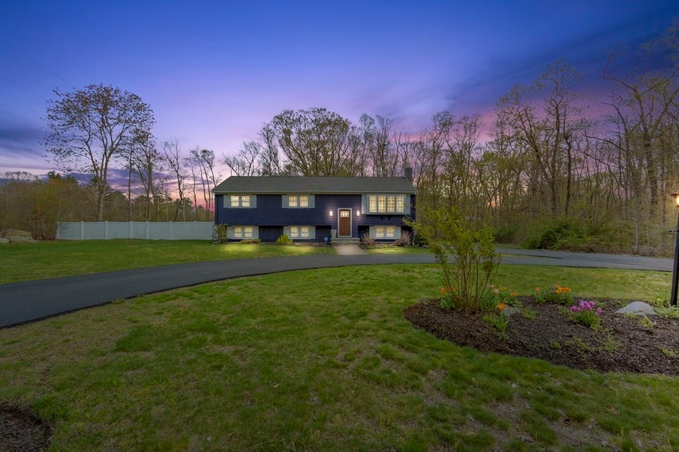 478 Fairview Ave, Rehoboth, MA 02769 - photo 1