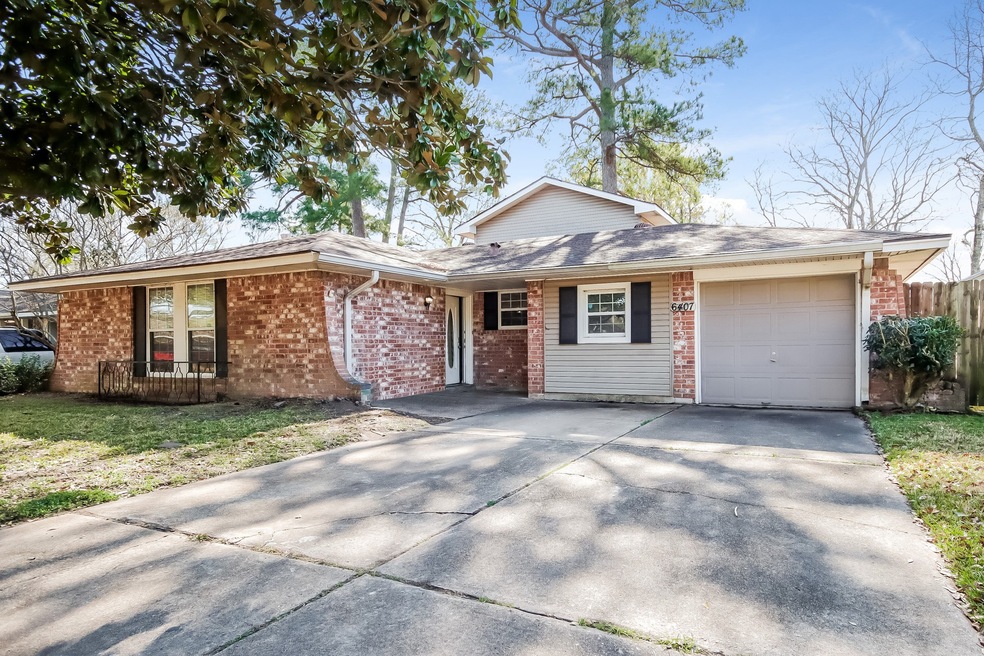 6407 Oaknut Dr, Houston, TX 77088 - photo 1