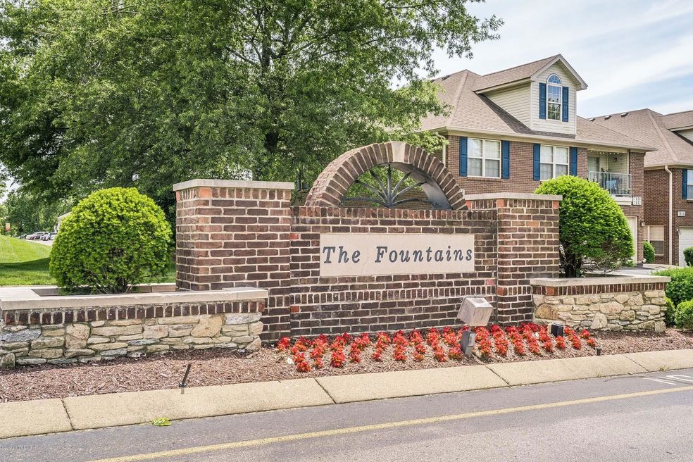 8538 Grand Neptune Dr unit 1301, Louisville, KY 40228 - photo 1
