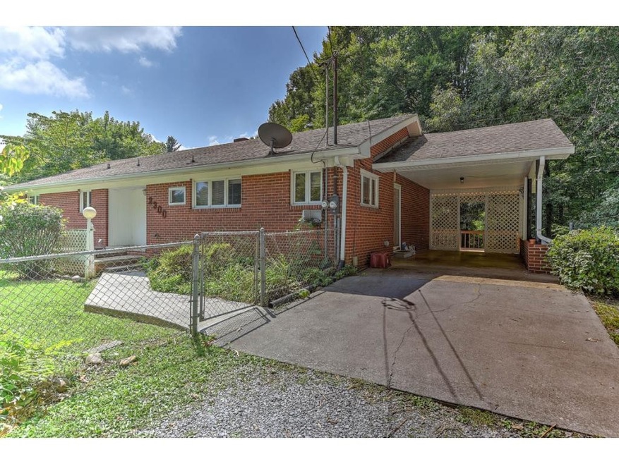 2300 Abbott Dr, Johnson City, TN 37601 - photo 1