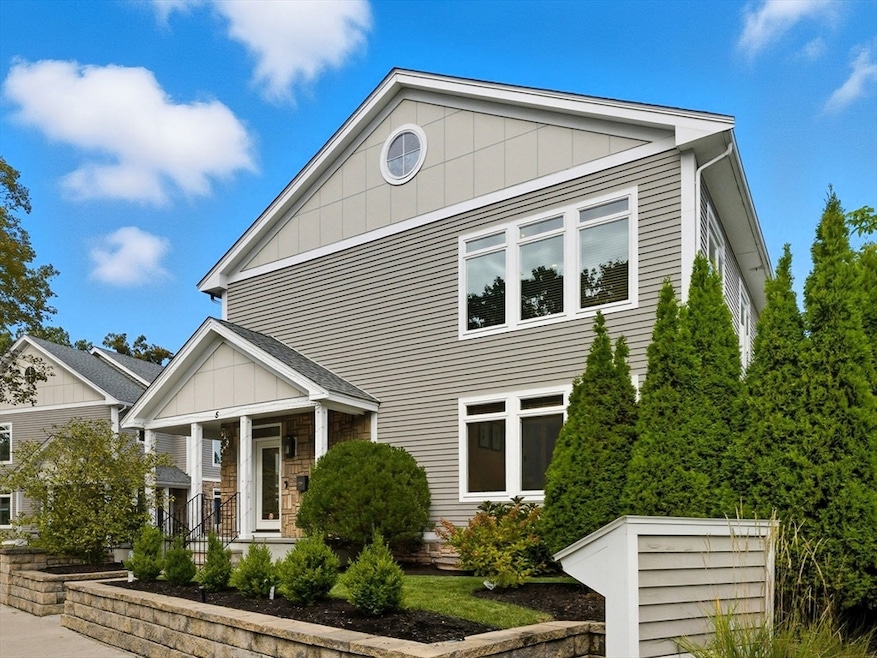 5 Carthay Cir unit 5, Newton Highlands, MA 02461 - photo 1