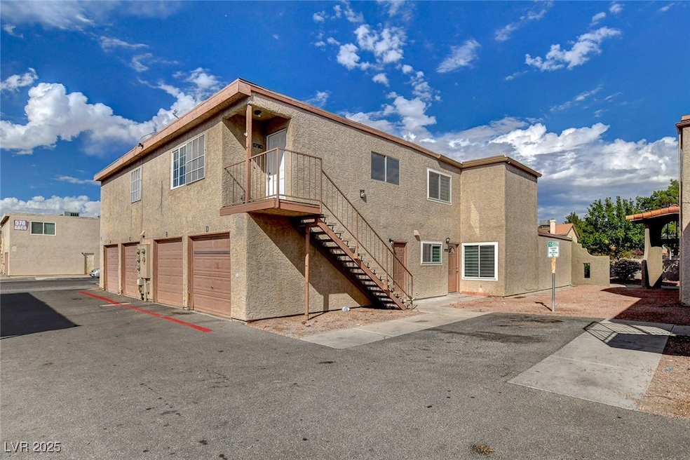579 Roxella Ln unit B, Las Vegas, NV 89110 - photo 1