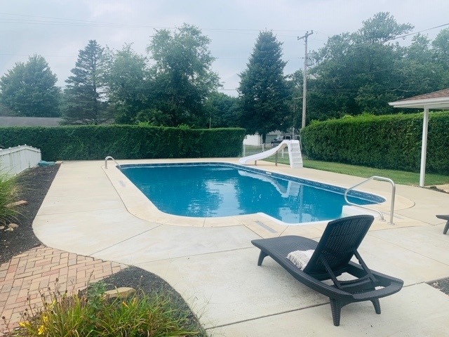 112 W Van Buren St, Philo, IL 61864 - photo 1