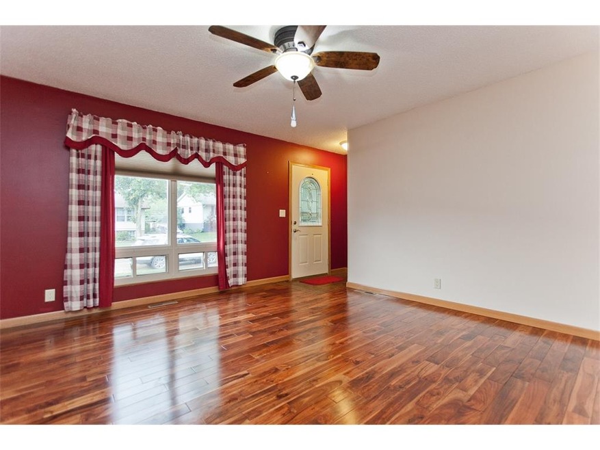 3300 Dunham Dr SW, Cedar Rapids, IA 52404 - photo 1