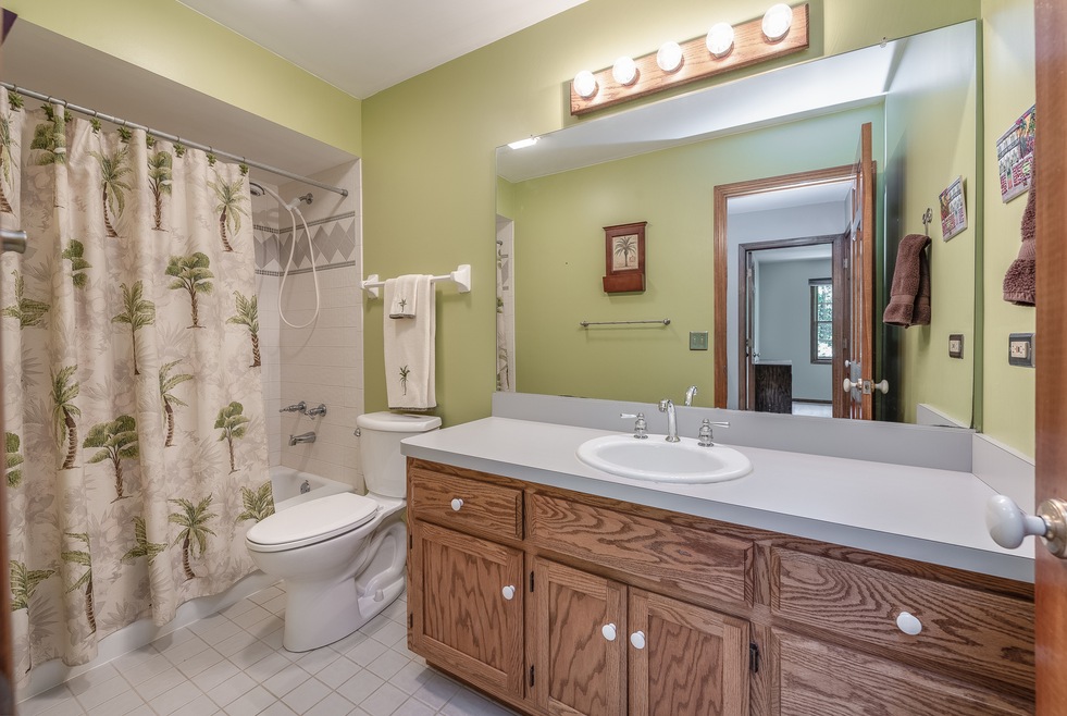 34 Chippewa Dr, Oswego, IL 60543 - photo 1