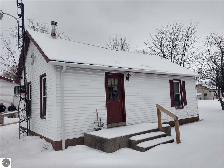 324 N Water St, Au Gres, MI 48703 - photo 1