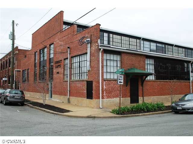 Exterior Front - The Summit Lofts, located in a gr