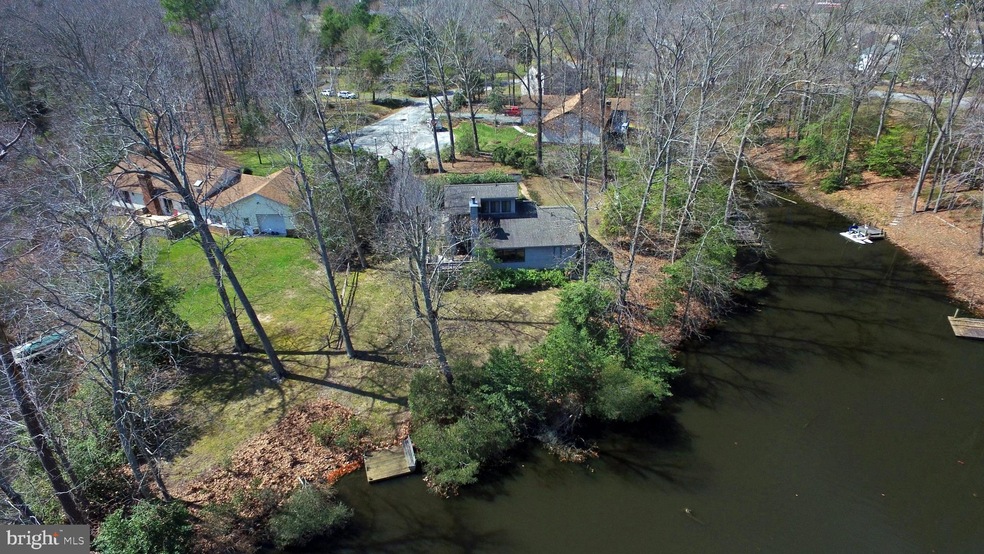 1128 Dillard St, Tappahannock, VA 22560 - photo 1