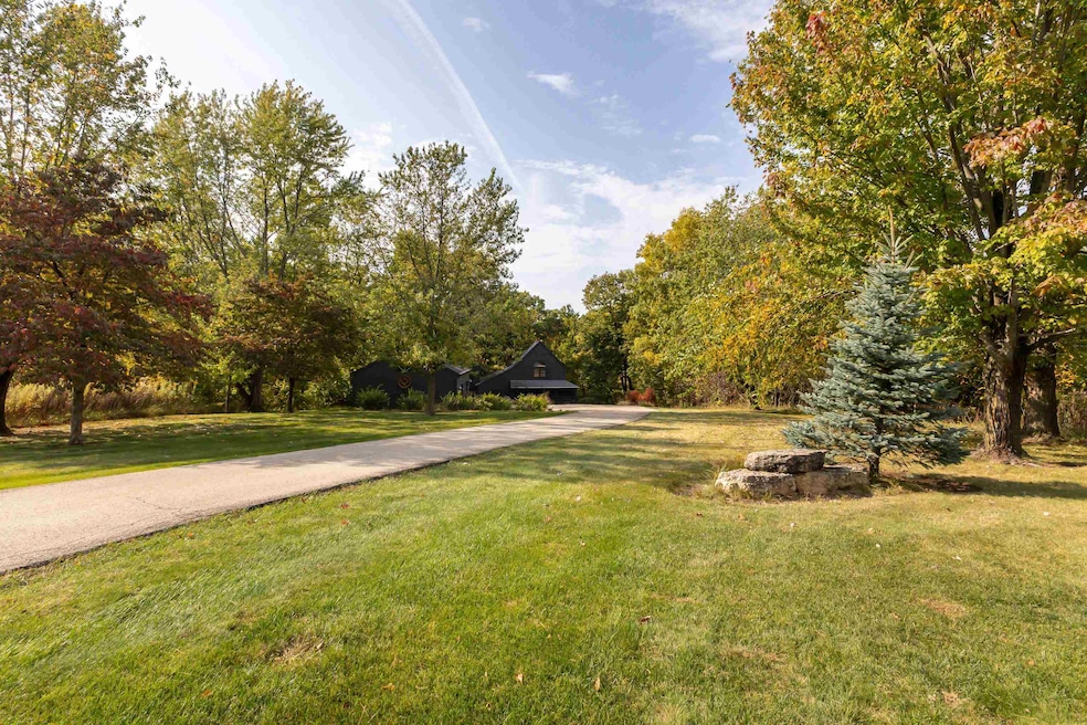 184 Blackhawk Trace, Galena, IL 61036 - photo 1