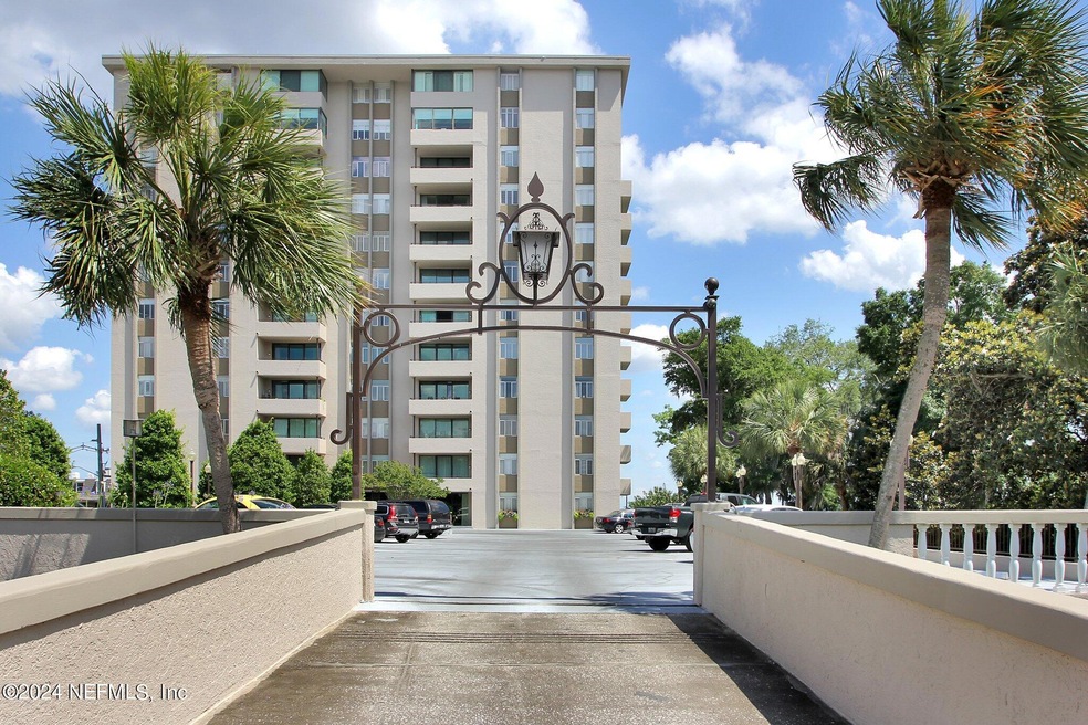 Beau Rivage unit 5-E, Jacksonville, FL 32205 - photo 1