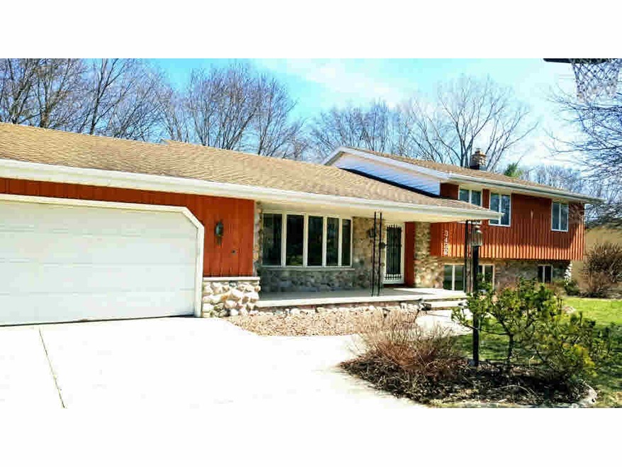 3432 N Northridge Ln, Appleton, WI 54914 - photo 1